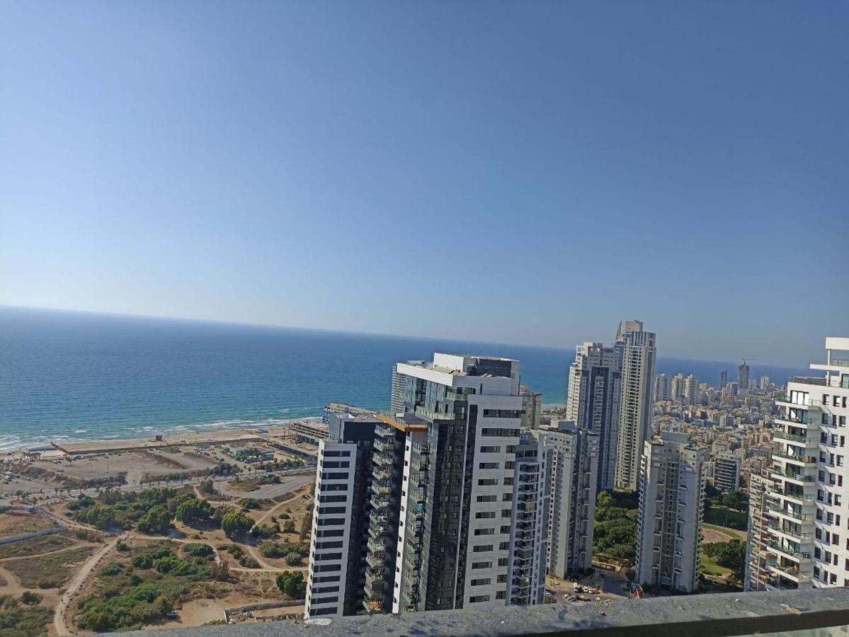 바트얌 Yalarent Sea-Breeze Penthouse With Jacuzzi 아파트 외부 사진