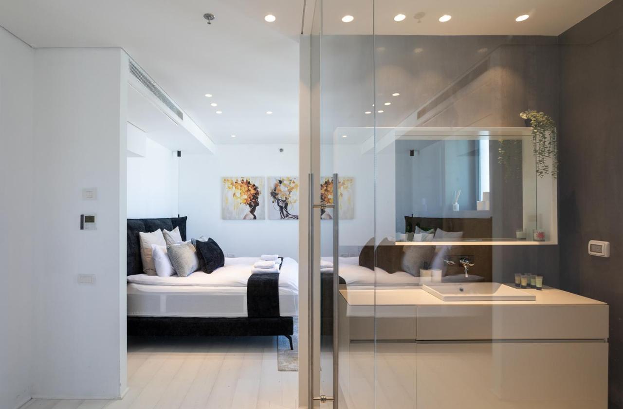 바트얌 Yalarent Sea-Breeze Penthouse With Jacuzzi 아파트 외부 사진