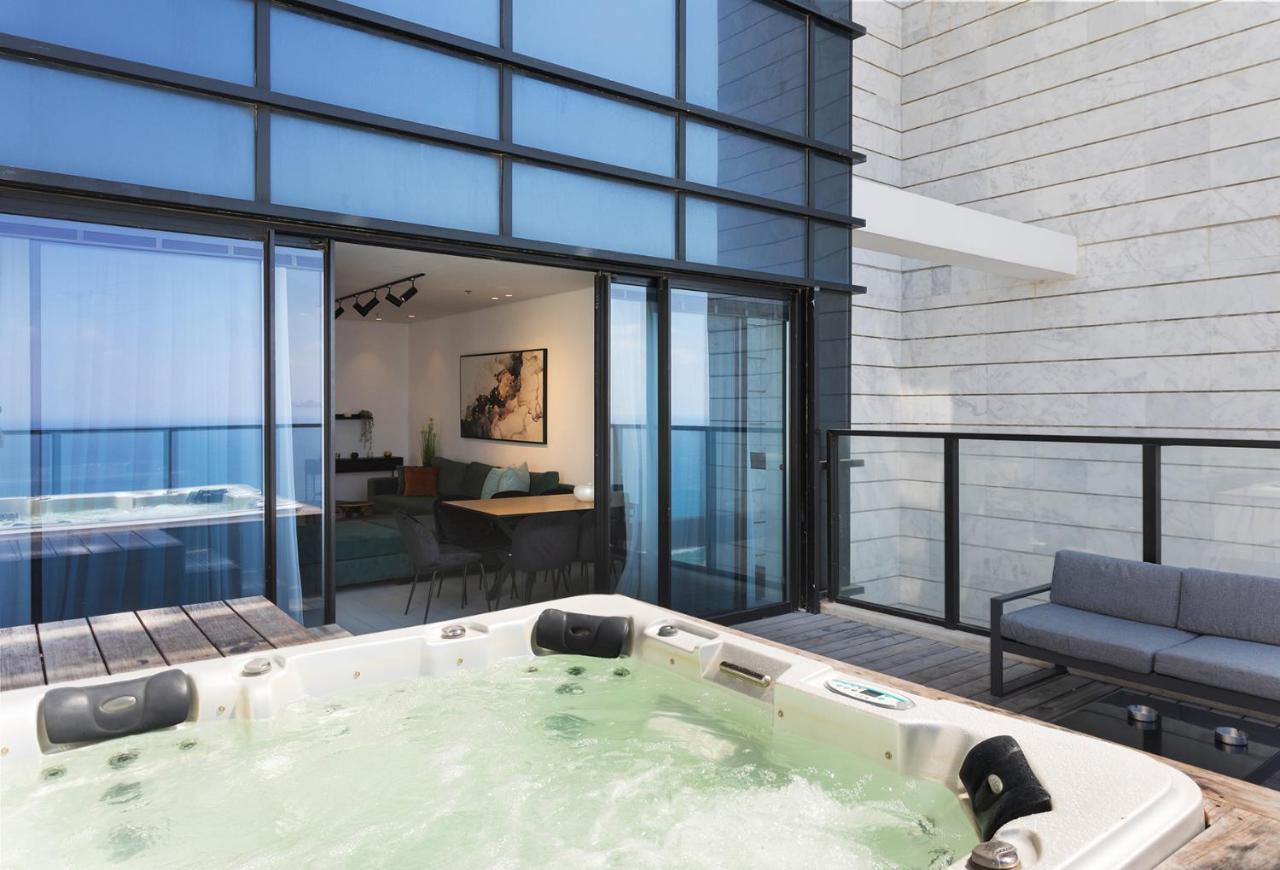 바트얌 Yalarent Sea-Breeze Penthouse With Jacuzzi 아파트 외부 사진