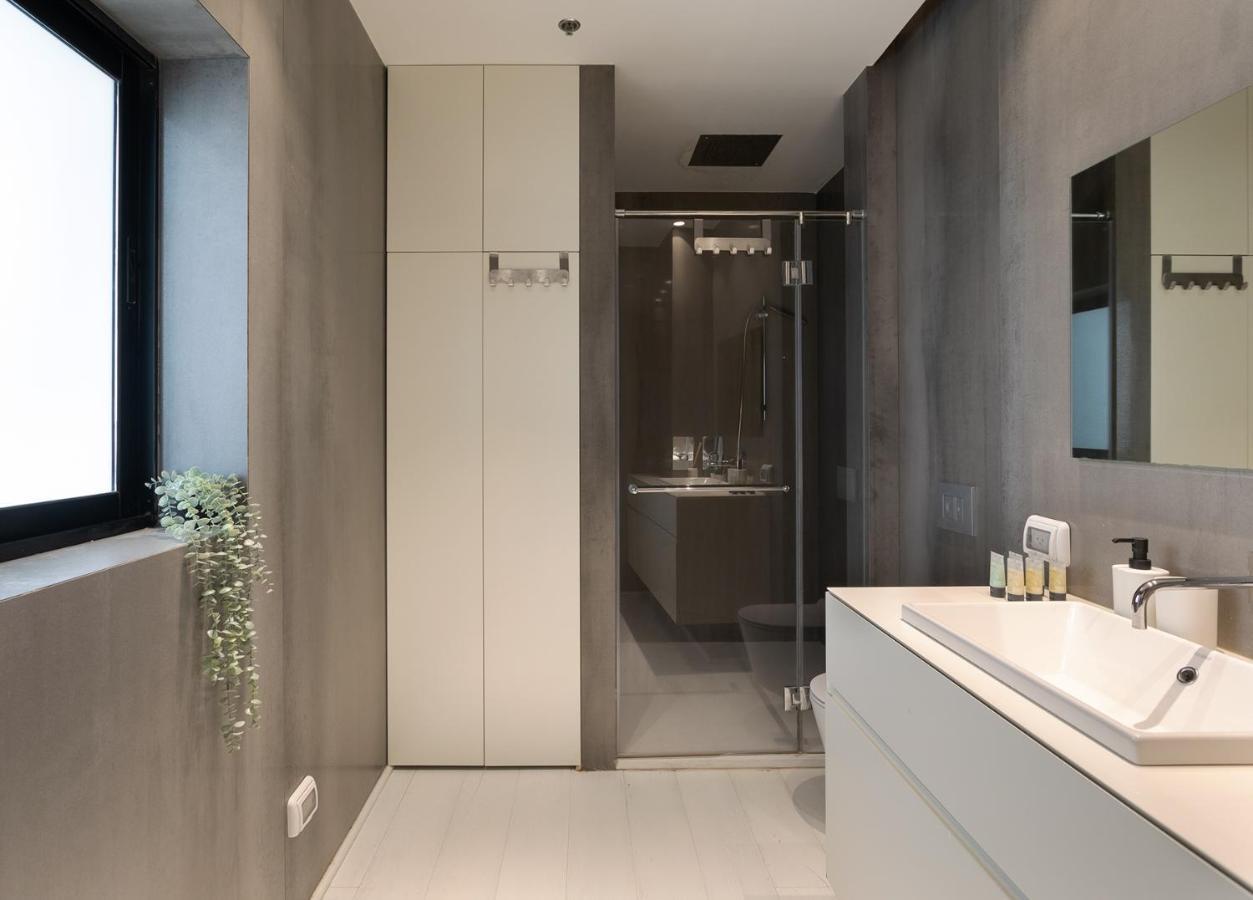 바트얌 Yalarent Sea-Breeze Penthouse With Jacuzzi 아파트 외부 사진
