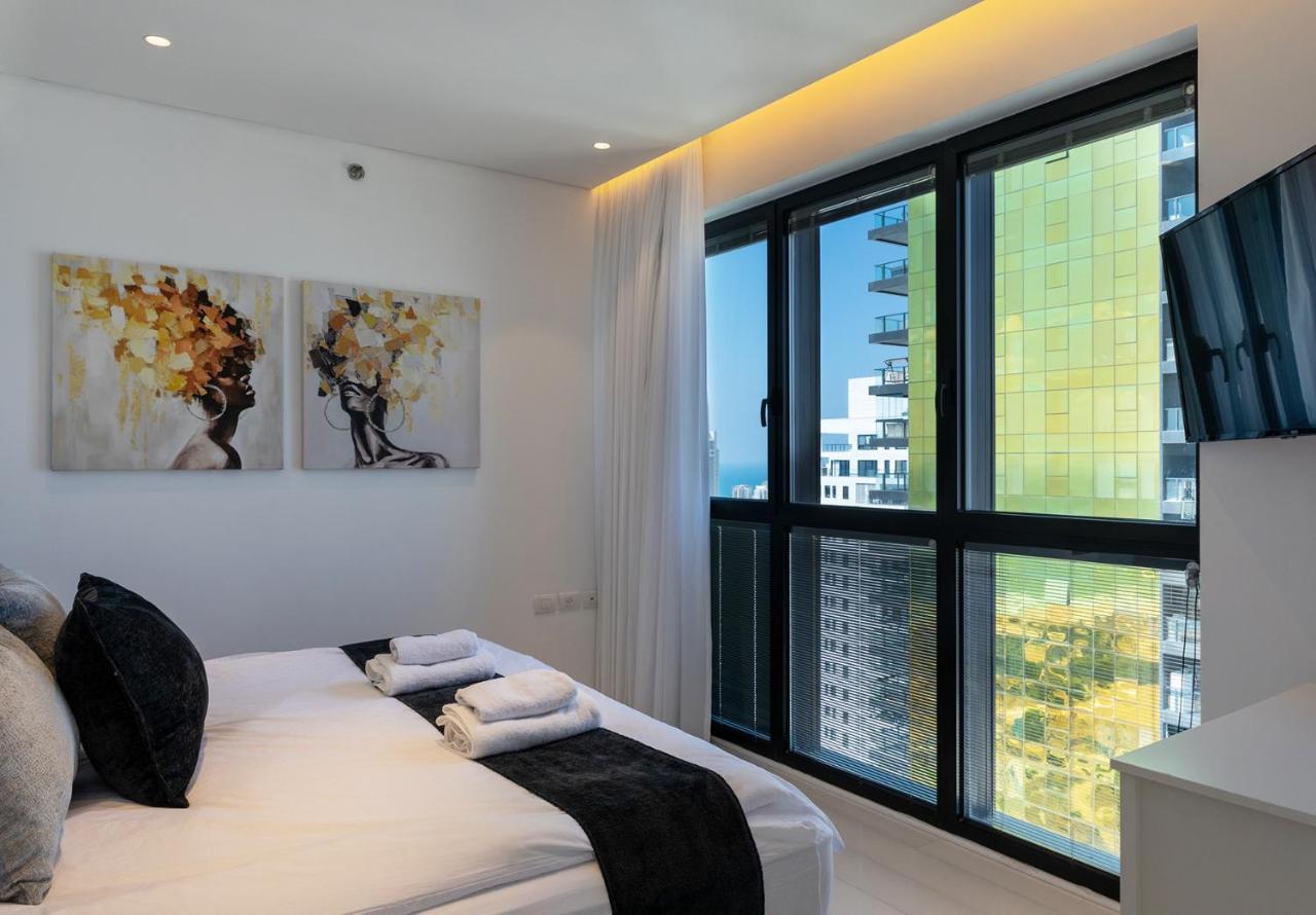 바트얌 Yalarent Sea-Breeze Penthouse With Jacuzzi 아파트 외부 사진