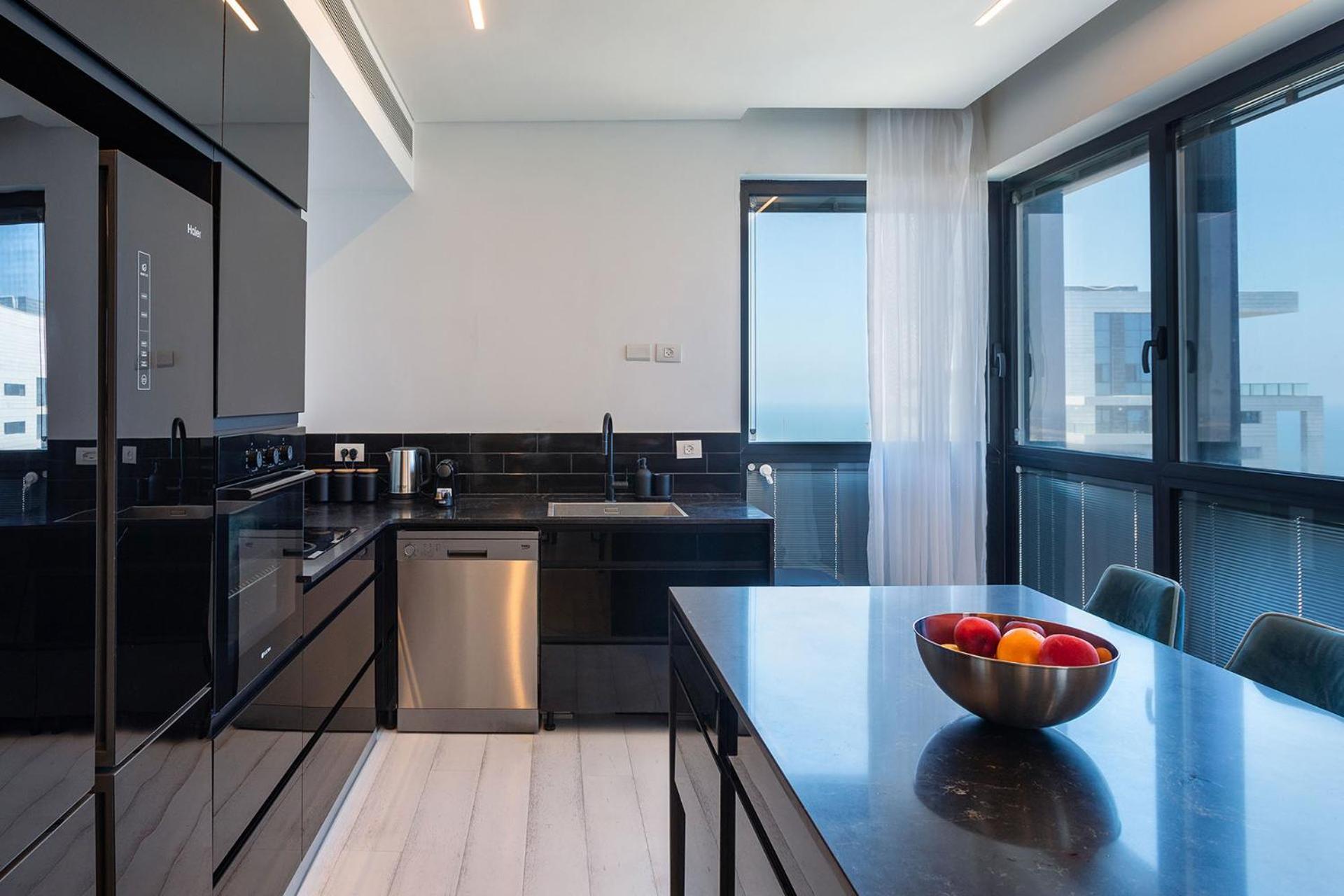 바트얌 Yalarent Sea-Breeze Penthouse With Jacuzzi 아파트 외부 사진