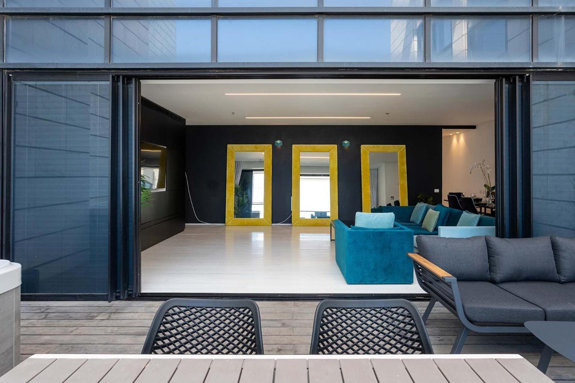 바트얌 Yalarent Sea-Breeze Penthouse With Jacuzzi 아파트 외부 사진