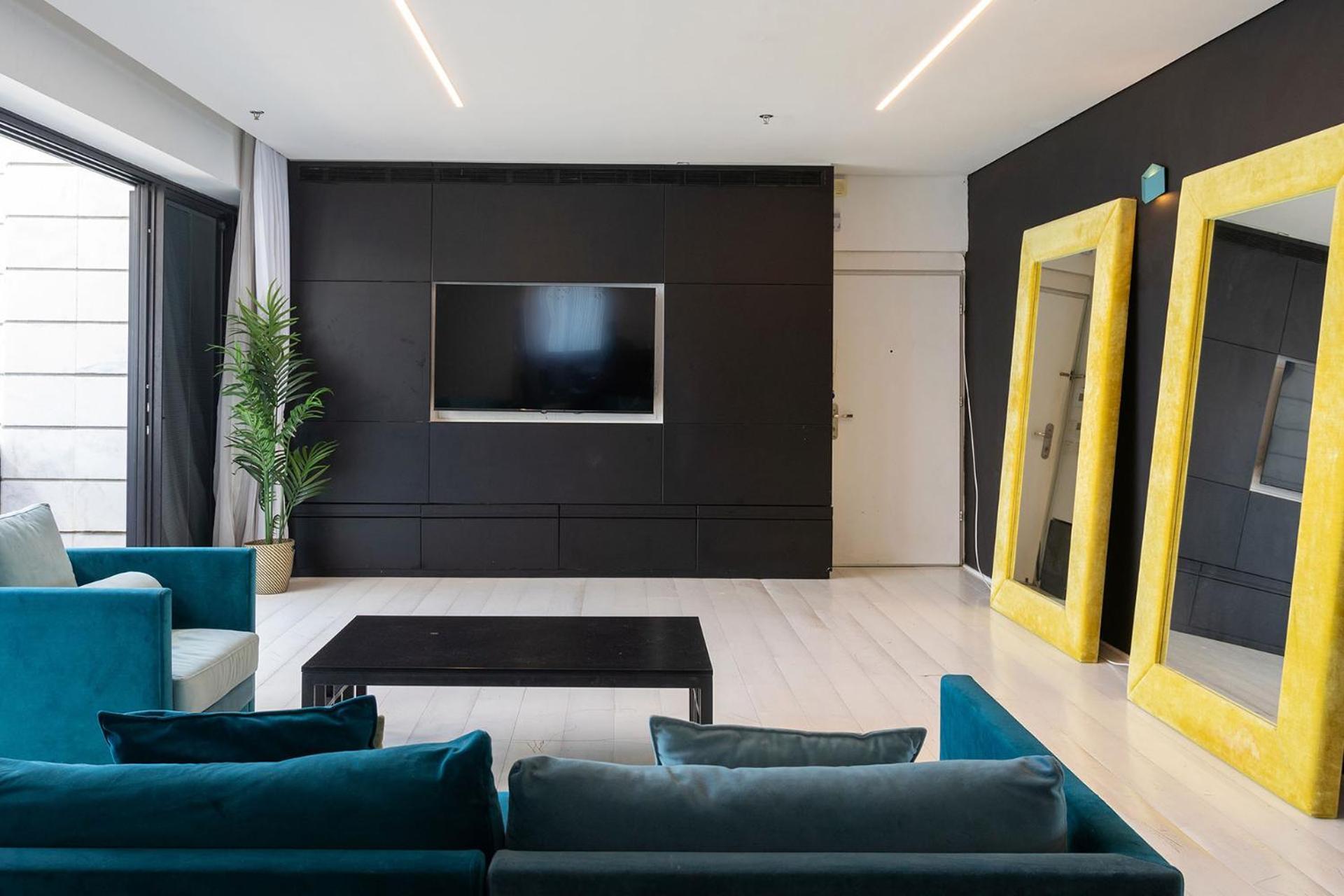 바트얌 Yalarent Sea-Breeze Penthouse With Jacuzzi 아파트 외부 사진